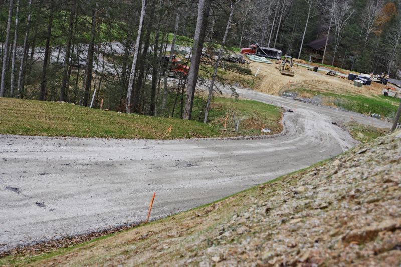 Local Gravel Driveway Grading Service pros at work